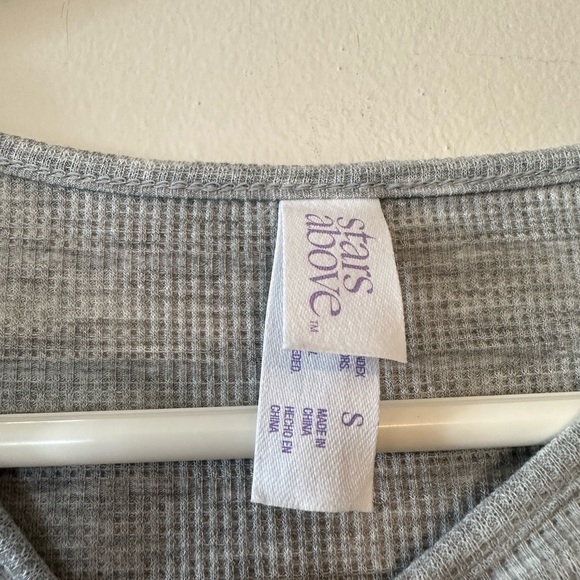 Stars Above Women's Textured Knit Pajama Top S - Picture 3 of 3